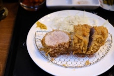 더쿠 - 제일 좋아하는 돈까스 가게.jpg