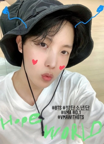 오피셜 인스타 스토리 VMA D-1 - 제이홉 카테고리