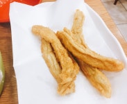 야식 땡기지? 떡볶이 먹고싶지않니? 떡볶이에 튀김 하나를 추가할 수 있다면 어떤걸로 할래? - 스퀘어 카테고리