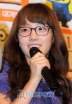 시사회서 안경 쓴 태연…알고보니 ‘눈염증’