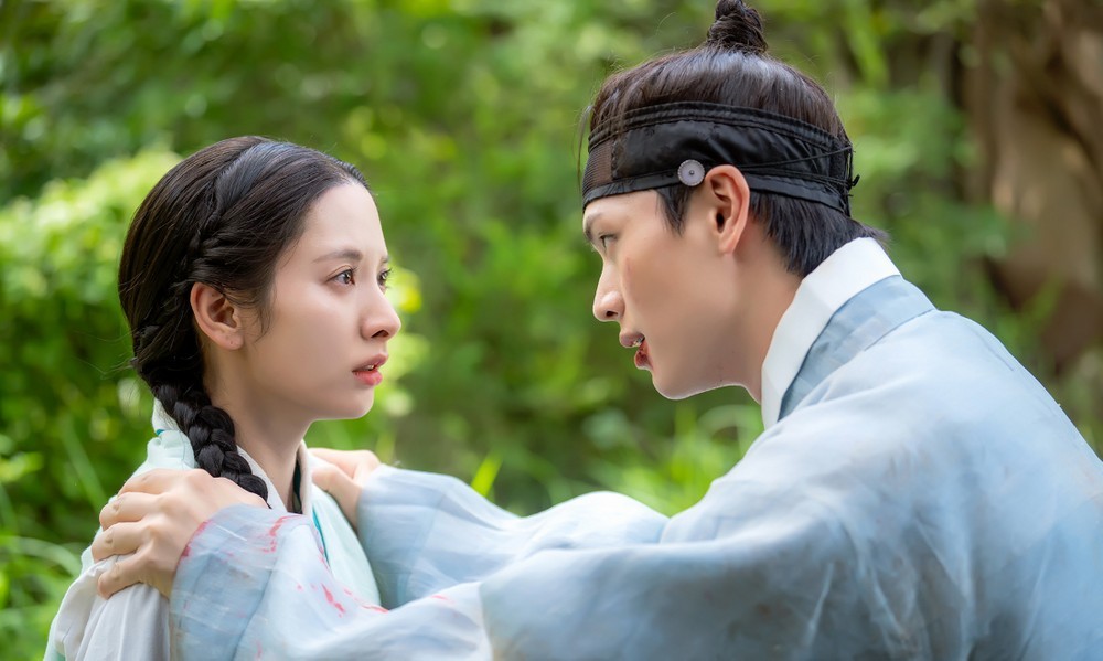 SBS 드라마 귀궁, 육성재와 김지연의 연애와 팔척귀의 신당 발견에 긴장감 UP!