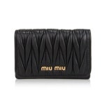 WIZWID:위즈위드 - [Miu Miu:미우 미우][5%쿠폰증정][미우미우]마틀라세 명함 지갑 / 5mc011 N88 F0002 WIZWID