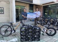 아날로그플러스, 5개 아동복지센터에 자전거 헬멧 기부 진행 | 한국경제TV 아날로그플러스, 5개 아동복지센터에 자전거 헬멧 기부 진행