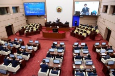 코로나19 여파 회기 단축 경남도의회 개회…교육청 추경 상정 | 연합뉴스