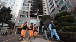 성탄절 비극 도봉구 화재 아파트 합동감식…불 확산 이유 조사 | 연합뉴스