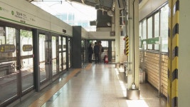 [단독] 술 취해 장비 부수고 지하철 스크린도어 넘어간 20대 피소 | 연합뉴스