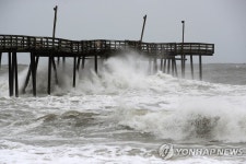 질긴 생명력 ′도리안′ 美본토 상륙…침수·정전·결항 잇따라 | 연합뉴스
