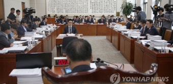 '선거구 획정안 국회 수정불가' 선거법 법사위 통과 | 연합뉴스