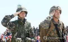 국적은 달라도 목표는 하나 | 연합뉴스