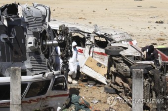 멕시코 지진현장 시찰 헬기 추락…13명 사망 | 연합뉴스