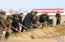 연포불바람 일으키자…김정은 민생행보로 내부결속 박차 | 연합뉴스