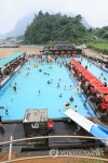 피서객으로 붐비는 화순 용천수 수영장 | 연합뉴스