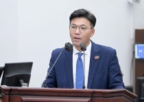 질문하는 현지홍 제주도의회 의원 | 연합뉴스