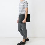 21SS 톰브라운 MAC020L 삼선탭 페블래더 라지 클러지 - 필웨이(FEELWAY)