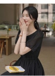 클릭앤퍼니 - 랑토핀턱 스트링원피스