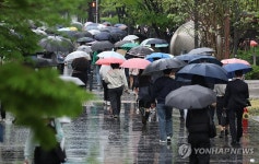 봄 더위 식히는 단비…제주·남해안 호우주의보 | 연합뉴스