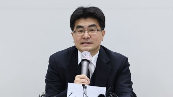 [현장연결] 서울의대 비상대책위원회 전체교수총회 결과 기자회견 | 연합뉴스