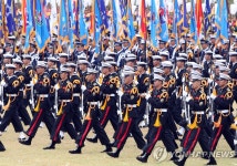 李대통령 고효율 다기능 軍으로 발전해야 | 연합뉴스