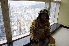 <80층을 계단으로 오른 부산 해운대소방서 소방관들> | 연합뉴스