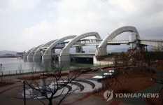 4대강 사업 영산강 하구둑 구조개선 사업 준공 | 연합뉴스