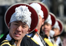 흥겨운 상모돌리기 | 연합뉴스