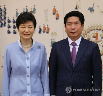 박 대통령, 김창규 주아제르바이잔대사 기념촬영 | 연합뉴스