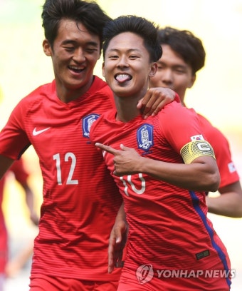선취골 기록한 이승우 | 연합뉴스