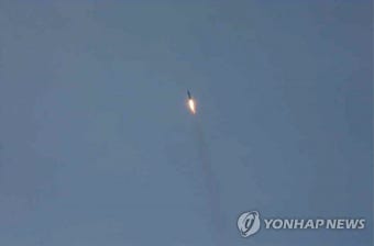 北매체, 탄도미사일 시험발사 사진공개 | 연합뉴스