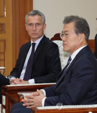 문 대통령, 나토 사무총장 접견 | 연합뉴스