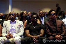 플로이드 추모식 참석한 미국 배우·가수 | 연합뉴스