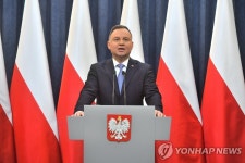 폴란드 대통령 우크라 방문…개전 후 국가원수로 첫 의회 연설 | 연합뉴스