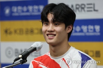 수영 황선우가 육상 우상혁에게 