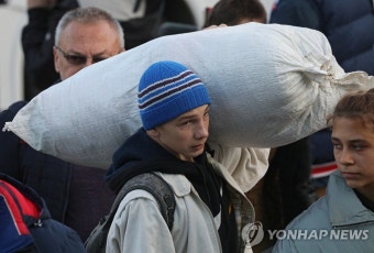 우크라 러시아 점령지 헤르손 떠나는 주민들 | 연합뉴스
