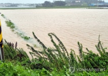 논산 상월면 비닐하우스 침수 | 연합뉴스