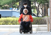 '삼각지역 재물손괴' 관련 공판 출석하는 박셩석 전장연 대표 | 연합뉴스