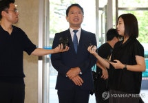 김승원 법무장관 후보자, 청문회 준비 사무실 첫 출근 | 연합뉴스