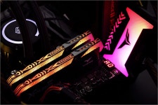 TeamGroup T-Force DDR4 XCALIBUR RGB 메모리 > 리뷰 | 퀘이사존 QUASARZONE TeamGroup T-Force DDR4 XCALIBUR RGB 메모리