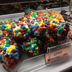 뭔가 이상한 미국의 엠엔엠 섭취법... > 유머게시판 | 퀘이사존 QUASARZONE 뭔가 이상한 미국의 엠엔엠 섭취법...