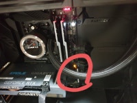 x570 다크히어로 보드 주황불빛 질문 > CPU/메인보드/램 | 퀘이사존 QUASARZONE x570 다크히어로 보드 주황불빛 질문