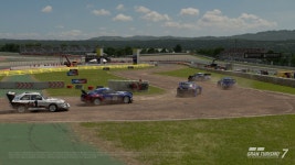 그란 투리스모 7의 8월 무료 1.20 업데이트가 네 대의 신규 차량, Circuit de Barcelona-Catalunya의 신규 레이아웃, 카페 엑스트라 메뉴... 