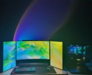 흔한 컴공생의 유튜브용 PC세팅 > 데스크셋업 | 퀘이사존 QUASARZONE 흔한 컴공생의 유튜브용 PC세팅