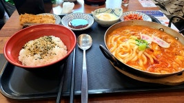 김치돈가스나베 정식 > 음식/여행 | 퀘이사존 QUASARZONE 김치돈가스나베 정식