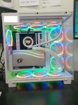 WHITE) PC!!! > PC조립/견적 | 퀘이사존 QUASARZONE [팜피씨샵 출고사진] 7800X 3D + RTX 4090 Neptune (NZXT WHITE) PC!!!