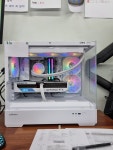감성 PC! ㅣ 팜피씨샵 출고사진 > PC조립/견적 | 퀘이사존... 7800X3D  + RTX 4070 SUPER 화이트 어항 감성 PC! ㅣ 팜피씨샵... 