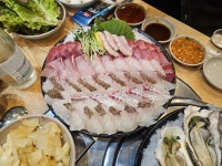 동네 사람많은 횟집 > 음식/여행 | 퀘이사존 QUASARZONE 동네 사람많은 횟집
