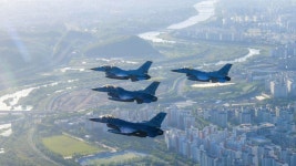 대구 상공서 우정비행…한미동맹 70주년 기념 | 연합뉴스