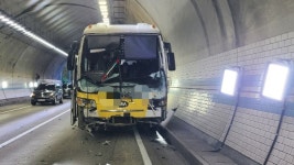 충북 보은 고속도 터널서 버스-승합차 추돌…사망자 4명으로 늘어 | 연합뉴스