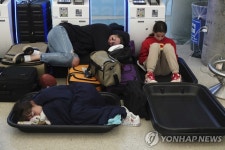 비상사태 발령…美 플로리다 남부 기록적 폭우 피해 | 연합뉴스