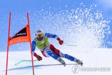 짜릿한 스피드…FIS 알파인스키 월드컵 활강 경기 | 연합뉴스