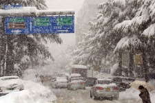 <삼척 눈과의 사투 나흘째..언제 끝나려나> | 연합뉴스